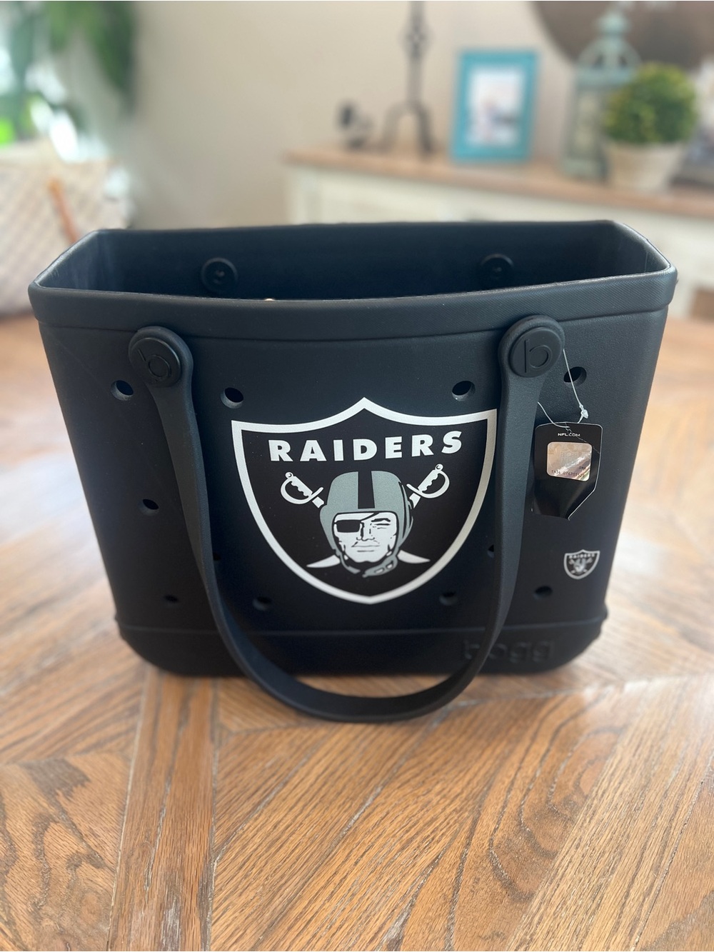 Raiders Crocs-Style Black Logo Tote Bag - Picture 2 of 4